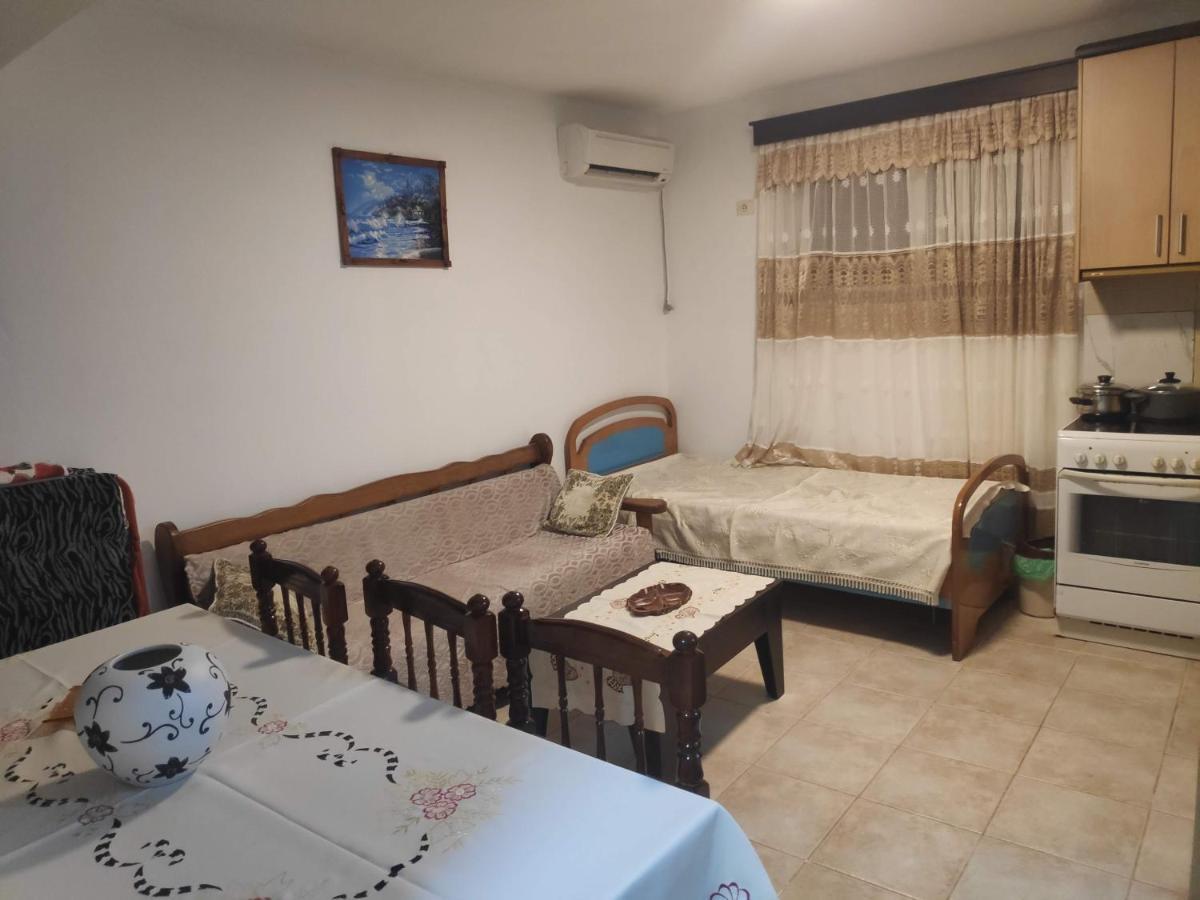 Zani Apartment Sarandë Esterno foto